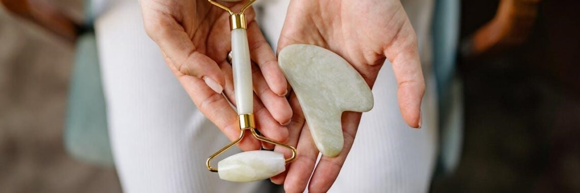 How to Use a Gua Sha: The Secret to a Sculpted Face